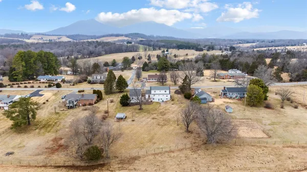 $585,000 | 1726 Three Otters Road, Bedford, VA 24523