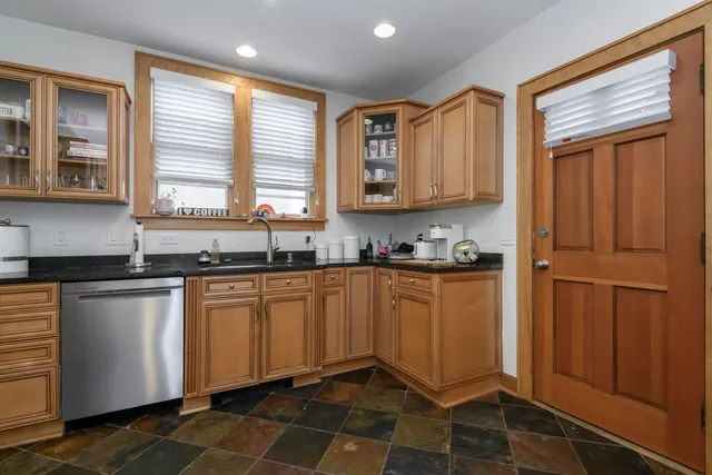 $789,900 | 4111 North Woodburn Street, Unit 4113, Shorewood, WI 53211