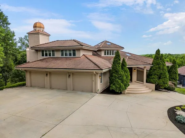 $900,000 | 19403 West 64th Terrace, Shawnee, KS 66218