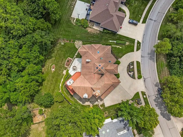 $900,000 | 19403 West 64th Terrace, Shawnee, KS 66218