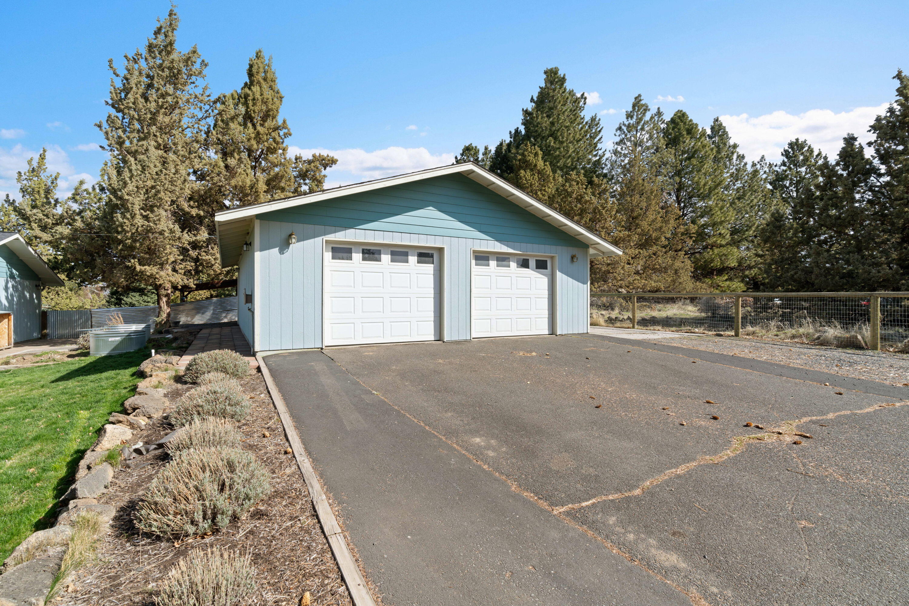 61866 Dobbin Road Bend, OR 97702 - Photo 47 of 50 33_JustinEwing_DSC4112