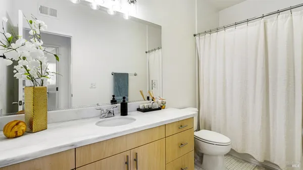 $898,000 | 137 F Street, Petaluma, CA 94952