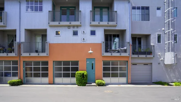 $898,000 | 137 F Street, Petaluma, CA 94952