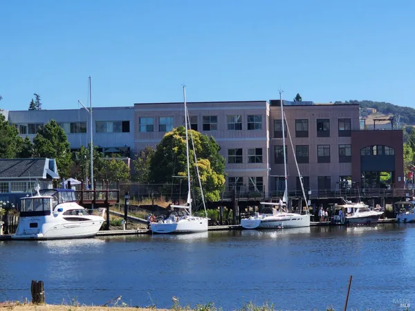 $898,000 | 137 F Street, Petaluma, CA 94952
