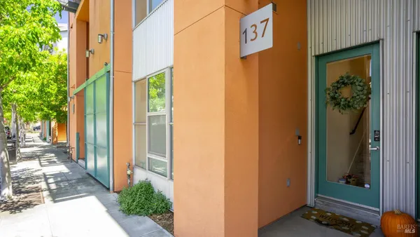 $898,000 | 137 F Street, Petaluma, CA 94952