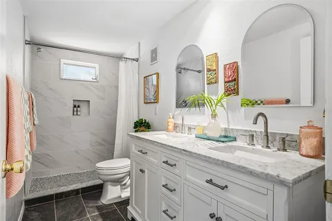 $468,000 | 3174 Peachtree Street, Sarasota, FL 34231