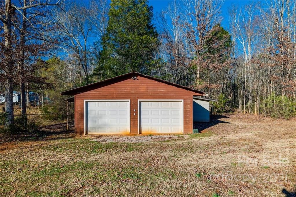 4503 Davis Road Edgemoor, SC 29712 - Photo 20 of 21 a front view of house with yard