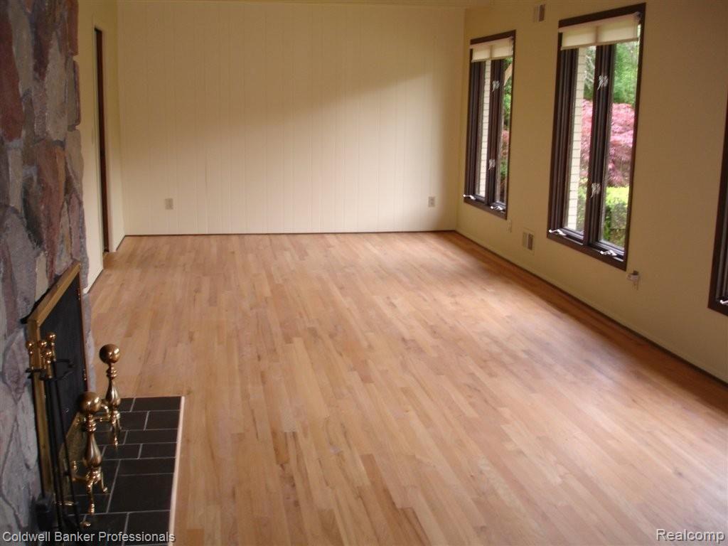 6721 Inkster Road Bloomfield Hills, MI 48301 - Photo 22 of 24 Large Living Room