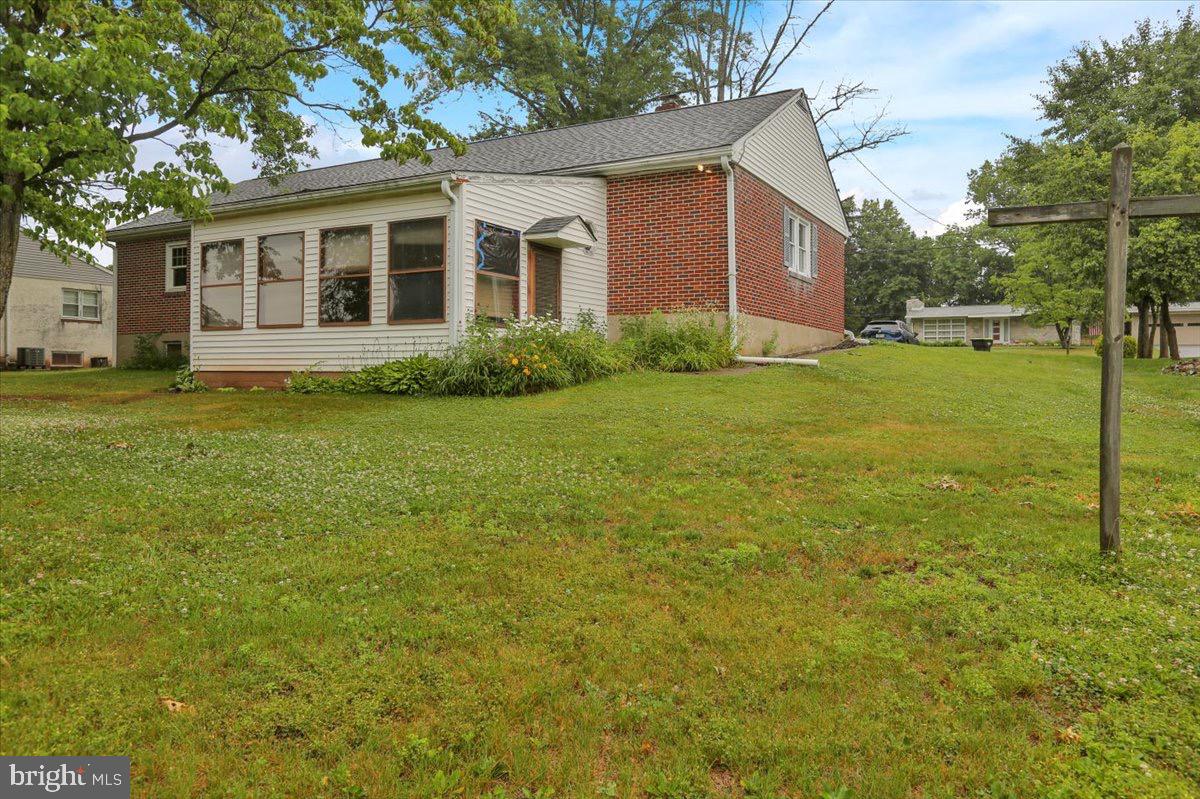 6 Freed Avenue Spring City, PA 19475 - Photo 5 of 40