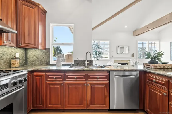 $6,350,000 | 226 Stratford Park Circle, Del Mar, CA 92014