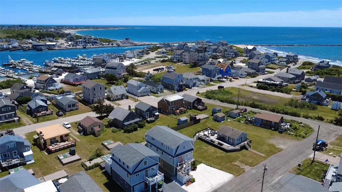 9 Arbeth Road Narragansett, RI 02879 - Photo 3 of 49