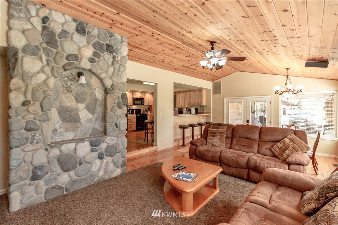 1801 Westside Road Cle Elum, WA 98922 - Photo 2 of 25 Gallery Image 2