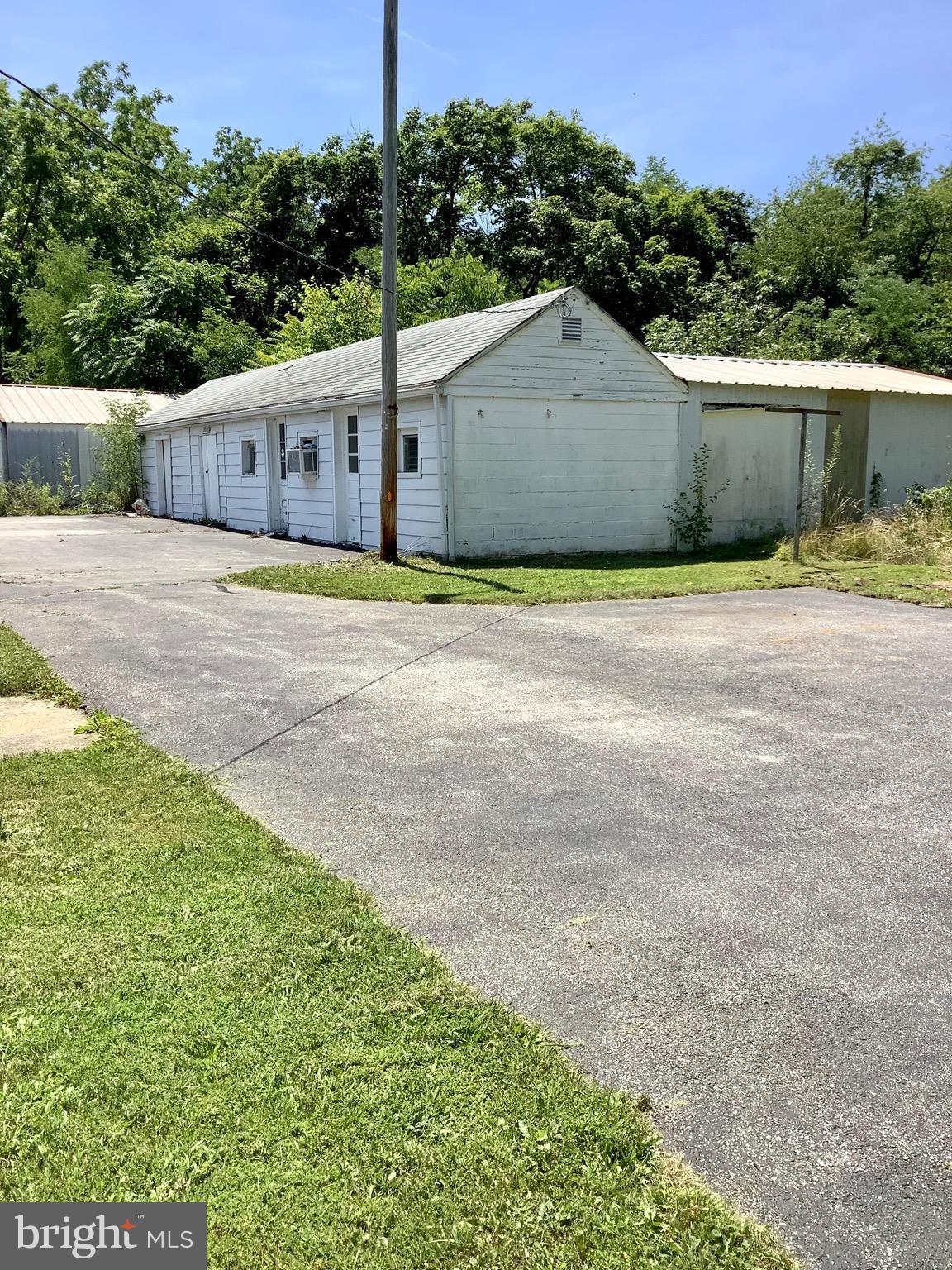 2410 Granite Station Road Gettysburg, PA 17325 - Photo 10 of 59 Workshop from the side