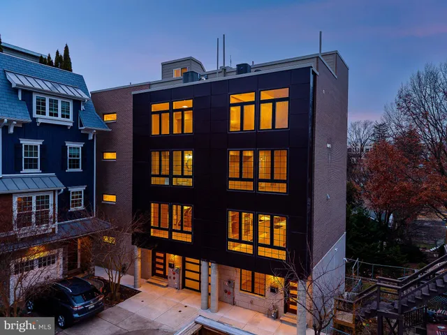 $785,000 | 250 Gates Street, Philadelphia, PA 19128