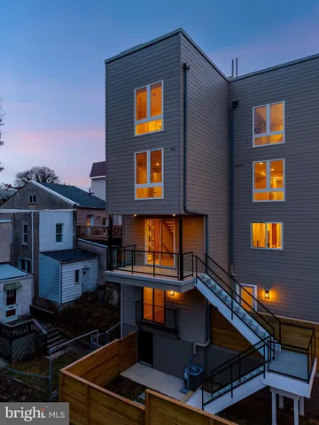 $785,000 | 250 Gates Street, Philadelphia, PA 19128