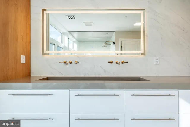 $785,000 | 250 Gates Street, Philadelphia, PA 19128