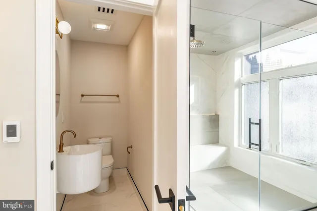 $785,000 | 250 Gates Street, Philadelphia, PA 19128