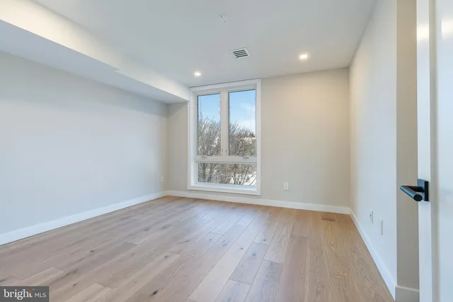 $785,000 | 250 Gates Street, Philadelphia, PA 19128