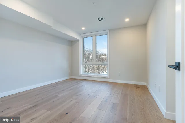 $785,000 | 250 Gates Street, Philadelphia, PA 19128