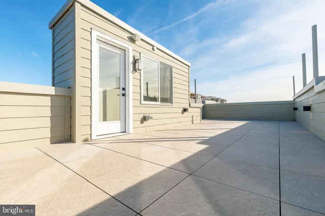 $785,000 | 250 Gates Street, Philadelphia, PA 19128