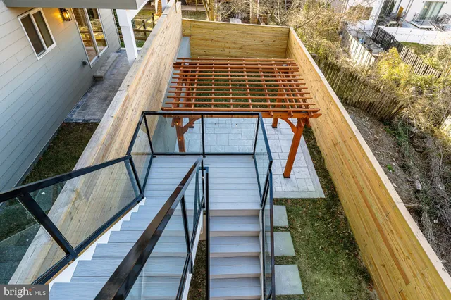 $785,000 | 250 Gates Street, Philadelphia, PA 19128