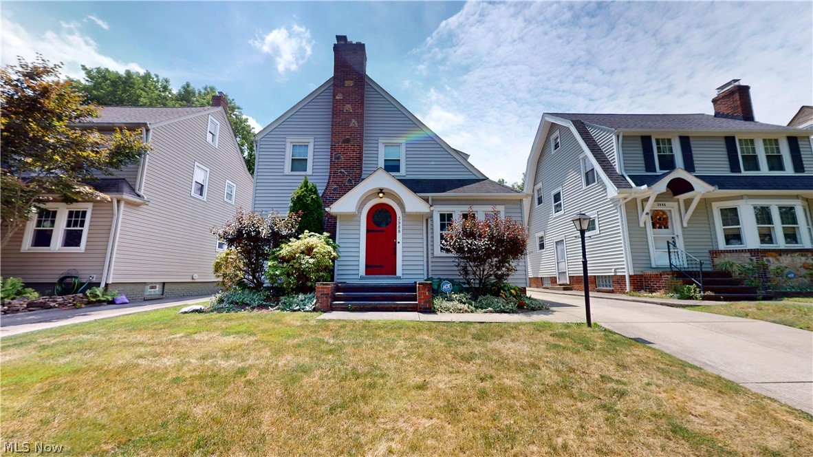 3988 Navahoe Road Cleveland Heights, OH 44121 - Photo 2 of 31 View of front of house with a front yard