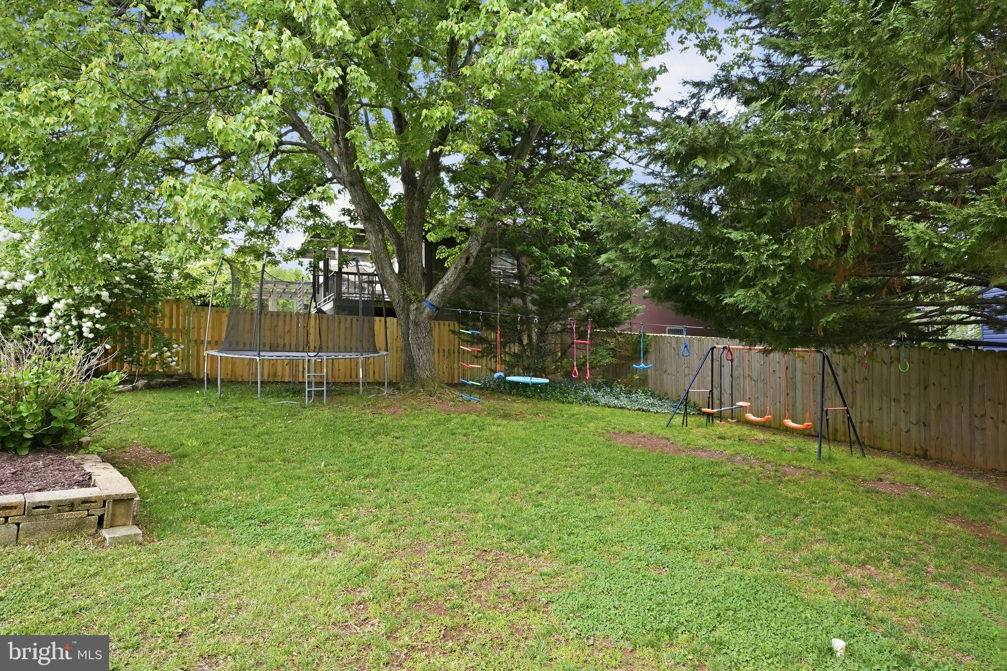 1609 Cedar Park Road Annapolis, MD 21401 - Photo 14 of 43 Still tons of room for your 2 and 4 legged friends