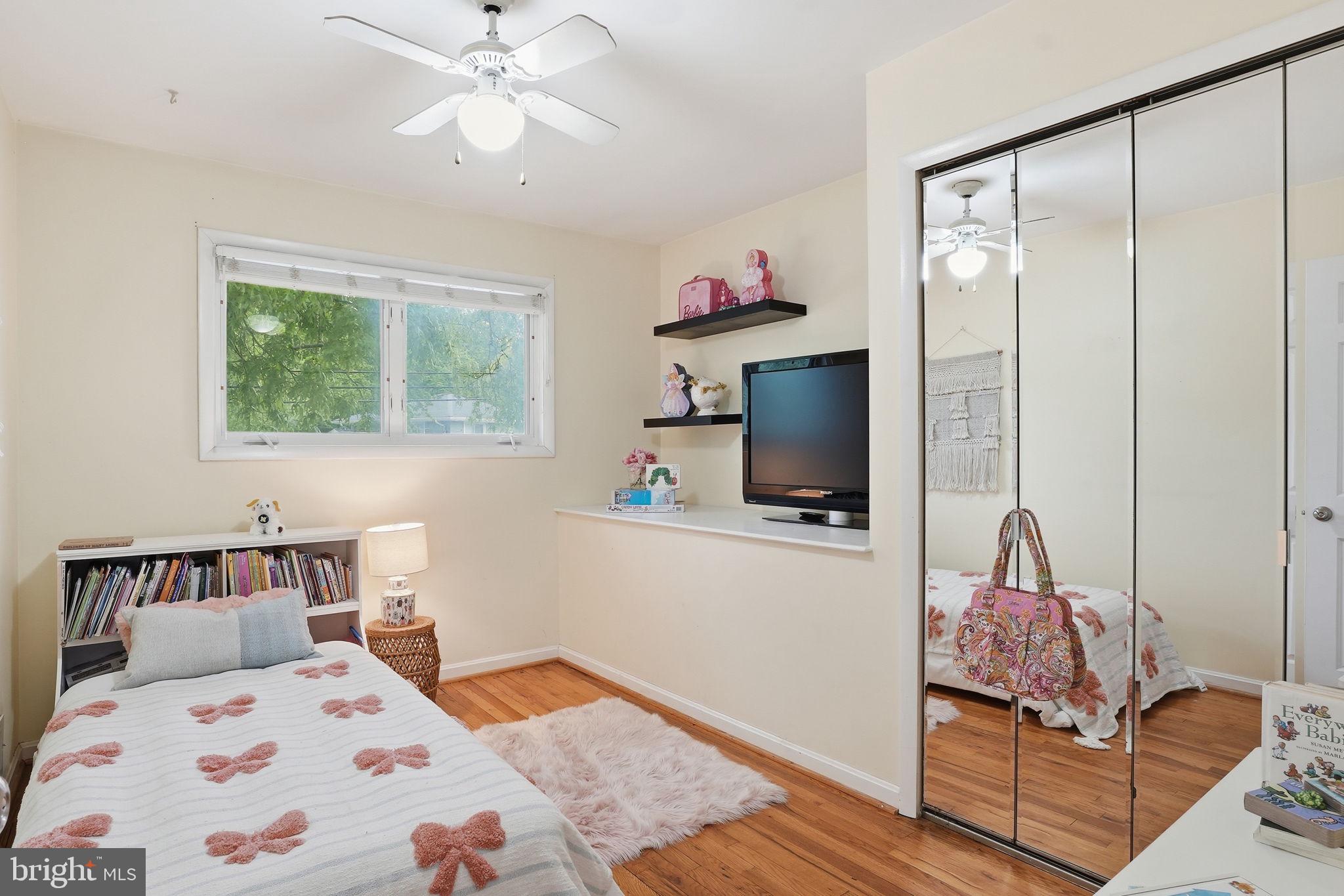 1609 Cedar Park Road Annapolis, MD 21401 - Photo 23 of 43 Upstairs 2 of 2 secondary bedrooms