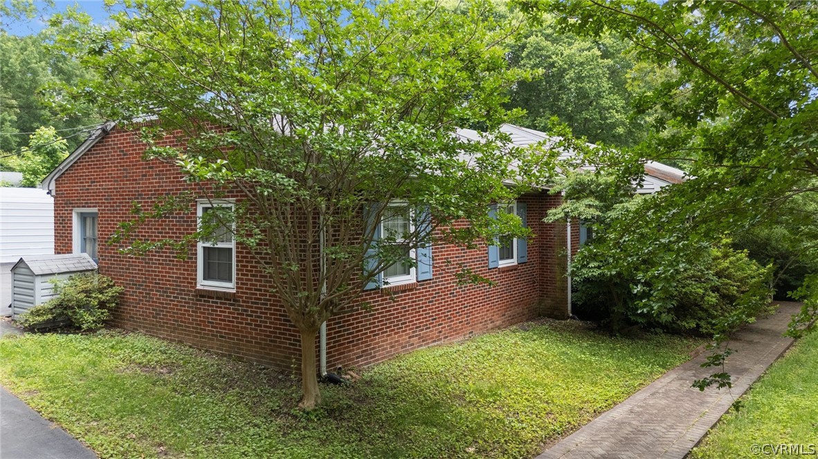8910 Henson Road North Chesterfield, VA 23236 - Photo 4 of 35 Gallery Image 4