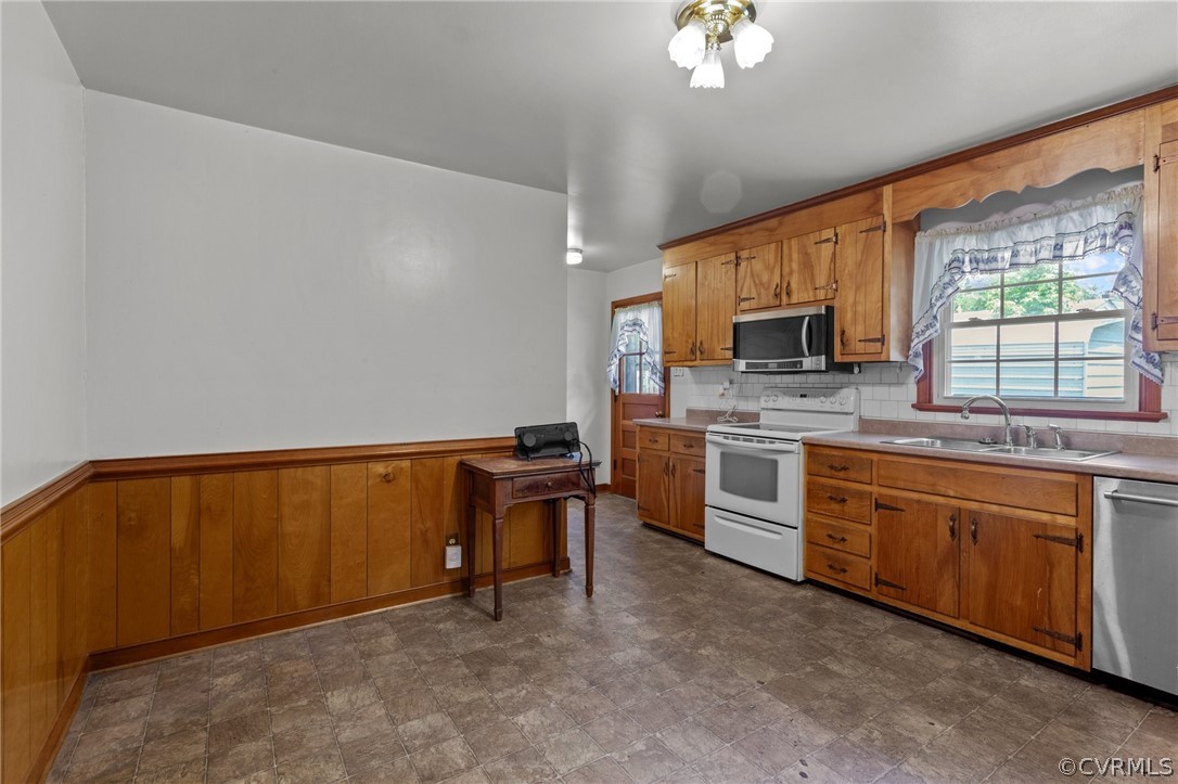 8910 Henson Road North Chesterfield, VA 23236 - Photo 7 of 35 Gallery Image 7