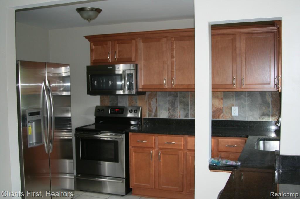 29805 Farmington Road Farmington Hills, MI 48331 - Photo 10 of 36
