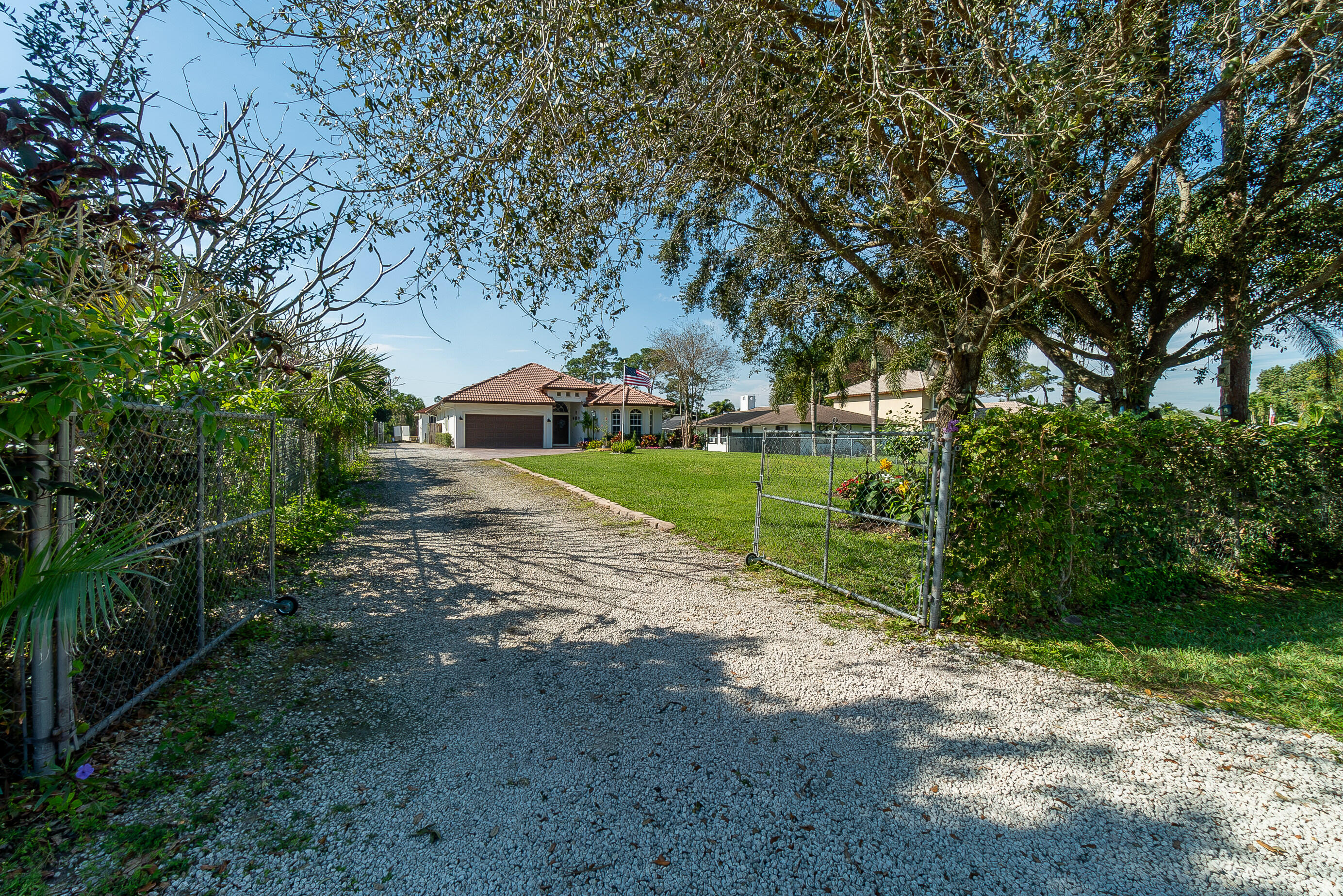 5587 1st Road Lake Worth, FL 33467 - Photo 41 of 50 044_Front Driveway