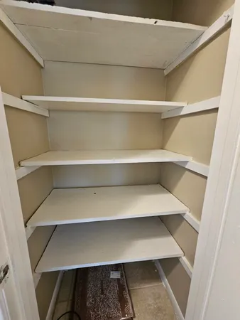 $1,300 | 114 Norwich East, West Palm Beach, FL 33417