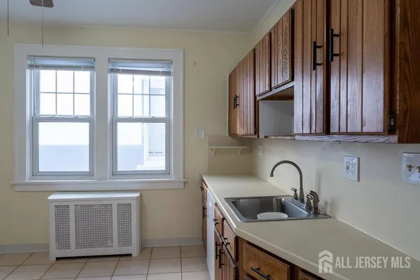 $2,700 | 46 Catalpa Avenue, Unit 2, Perth Amboy, NJ 08861