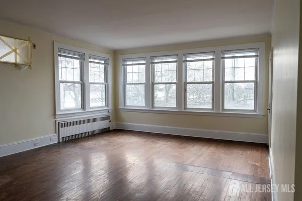 $2,700 | 46 Catalpa Avenue, Unit 2, Perth Amboy, NJ 08861