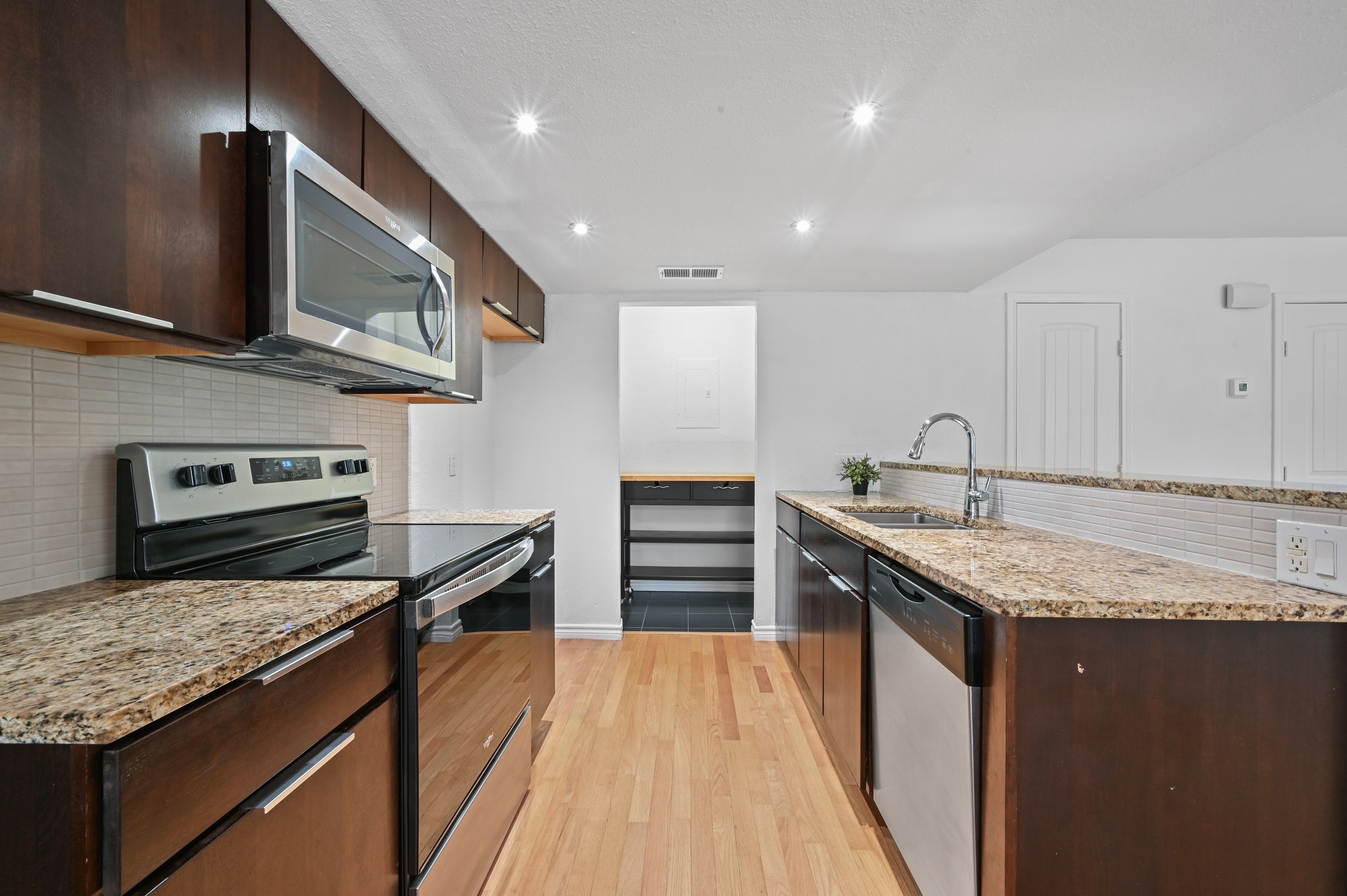 1504 Allen Road, Unit B Austin, TX 78746 - Photo 9 of 22
