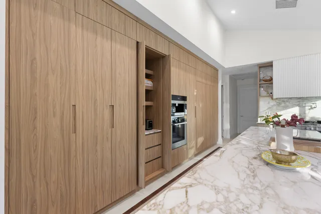 $8,250,000 | 110 Spoonbill Road, Manalapan, FL 33462