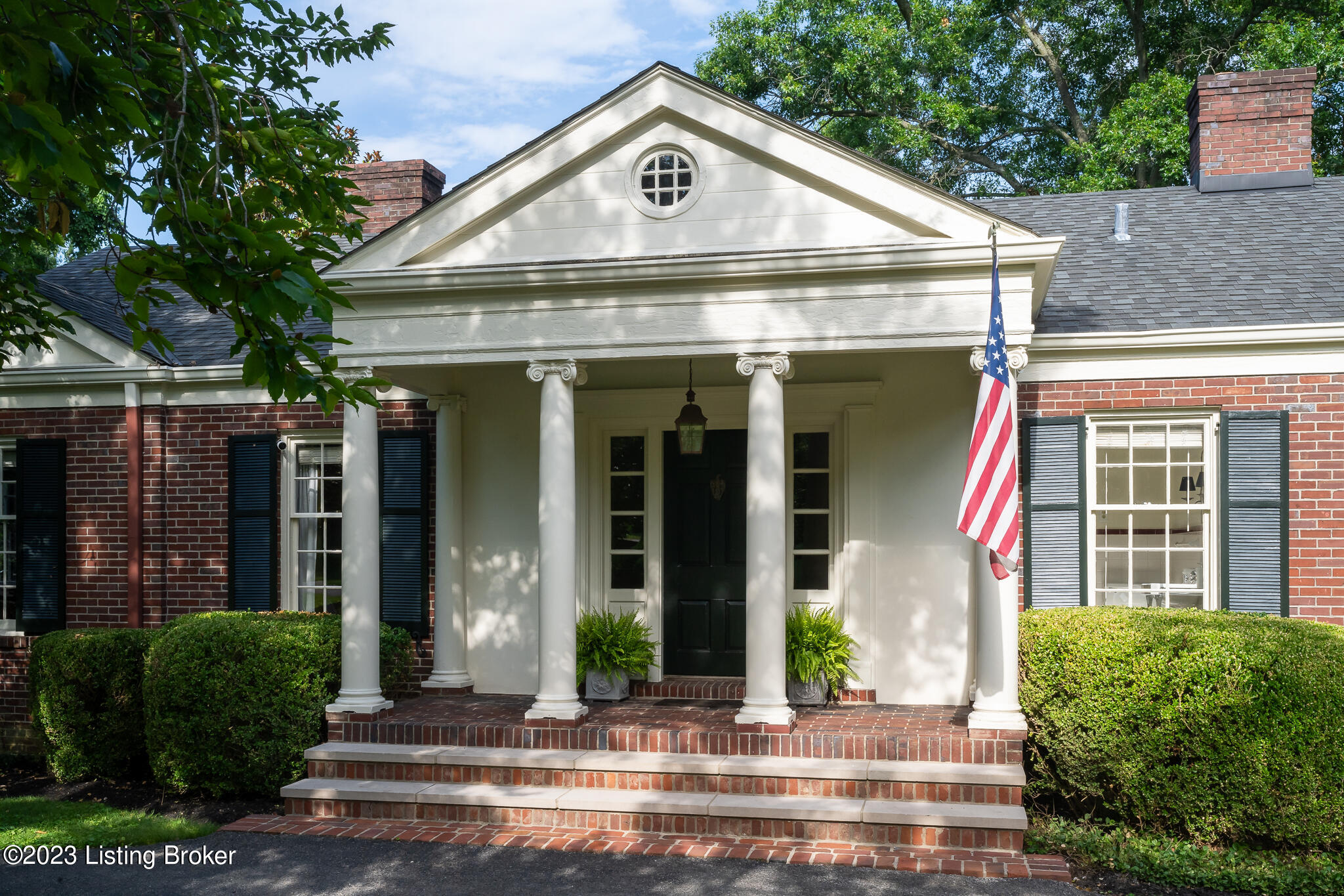 187 Westwind Road Louisville, KY 40207 - Photo 3 of 52 187 Westwind Rd-6