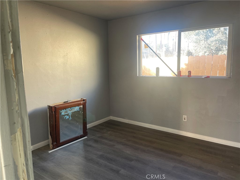 210 North Hamilton Avenue Hemet, CA 92543 - Photo 7 of 10