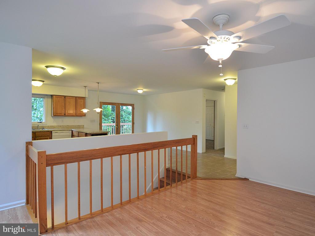 627 Jonathan Road Linden, VA 22642 - Photo 16 of 30 Living Room