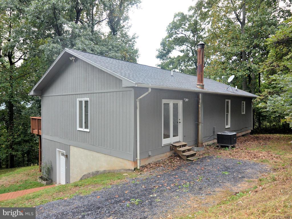 Exterior (Rear)