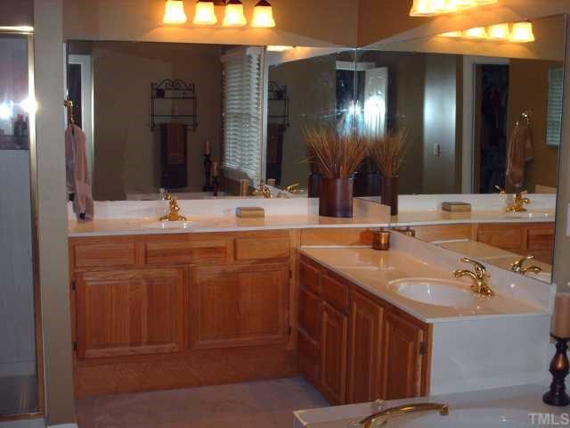 5429 Stewartby Drive Raleigh, NC 27613 - Photo 8 of 12 Gallery Image 8