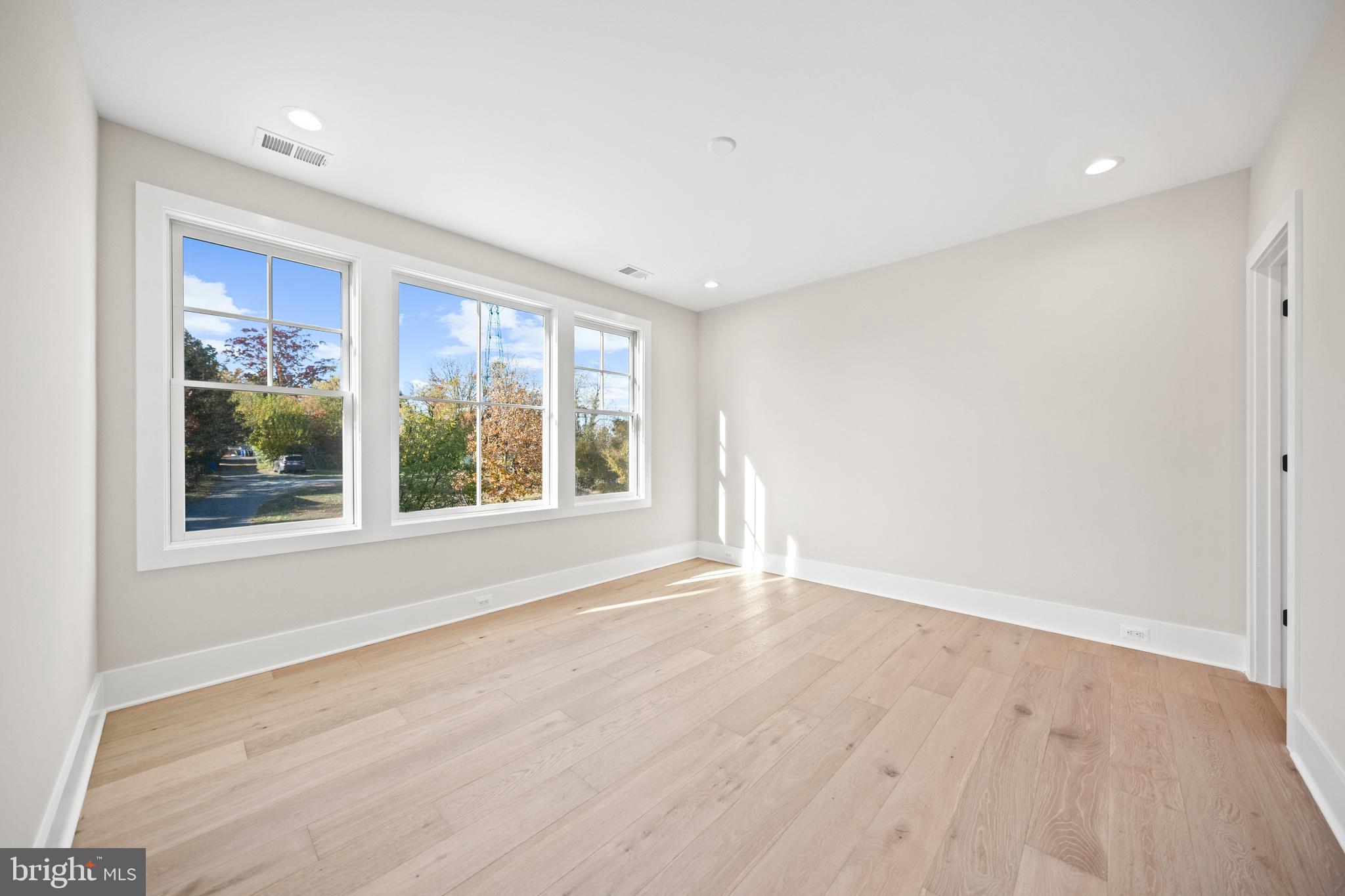 600 29th Road South Arlington, VA 22202 - Photo 27 of 62 Second Floor Bed #3