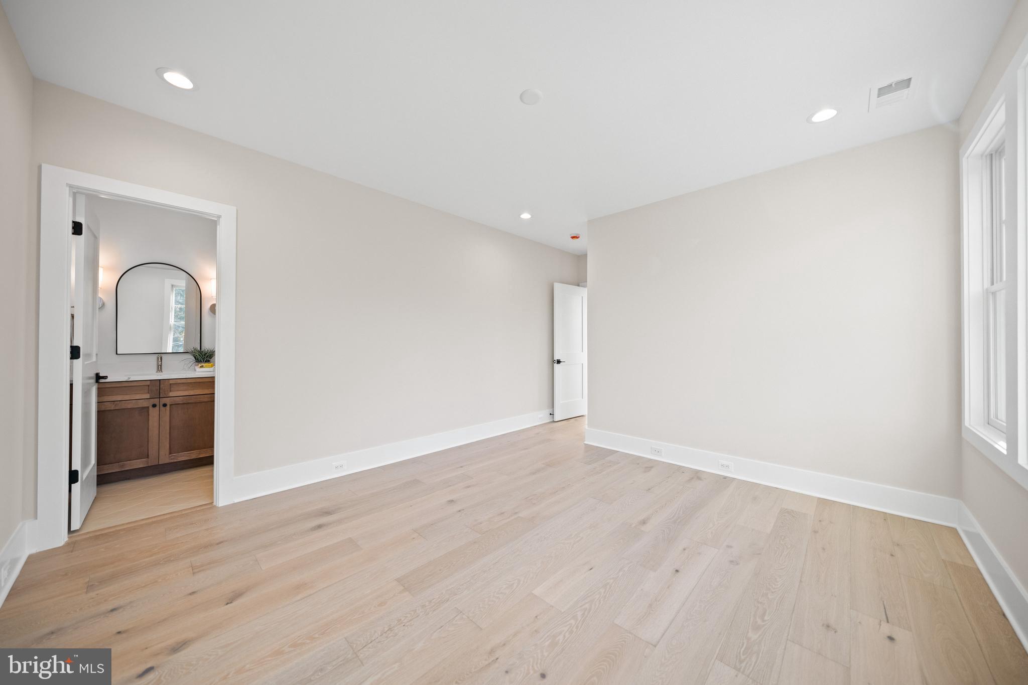 600 29th Road South Arlington, VA 22202 - Photo 28 of 62 Second Floor Bed #3