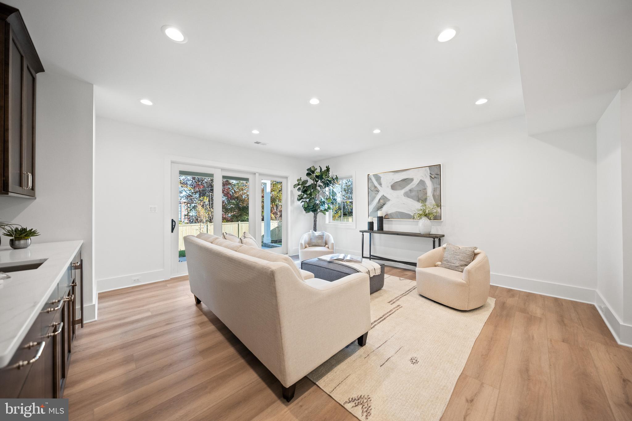 600 29th Road South Arlington, VA 22202 - Photo 42 of 62 Basement Recreation Room with Wet Bar