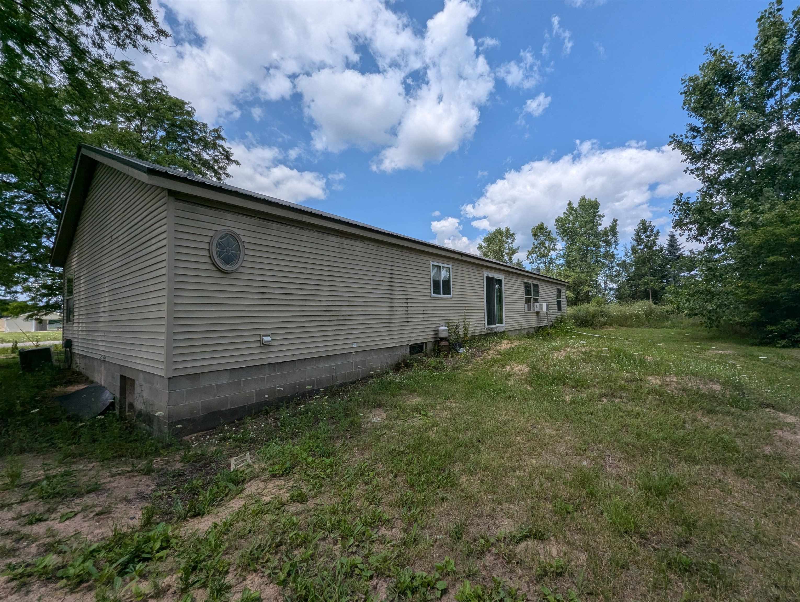 3347 Deep River Road Standish, MI 48658 - Photo 3 of 38 Gallery Image 3