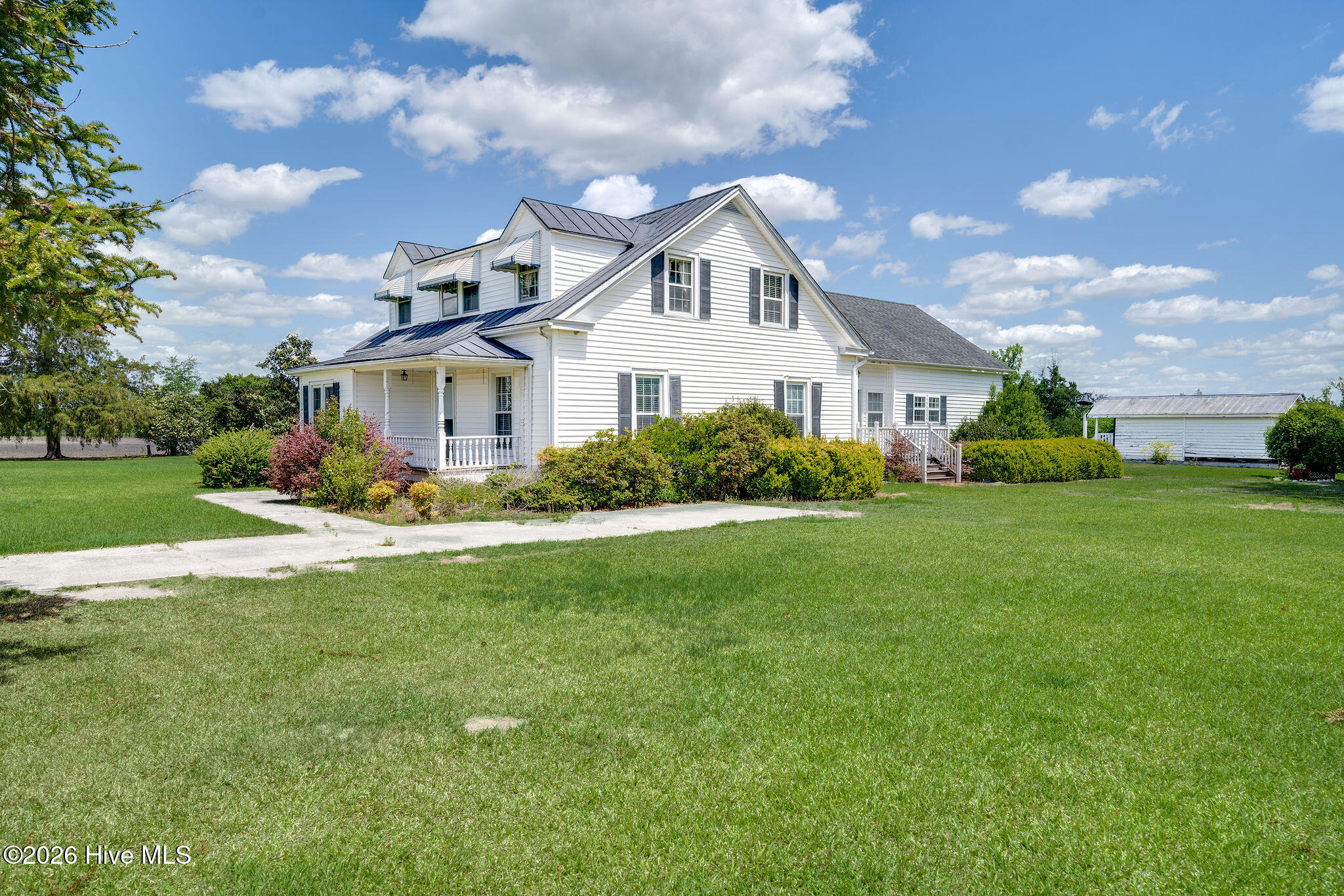 1352 Cornwallis Road Rose Hill, NC 28458 - Photo 3 of 42