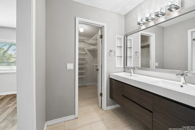 $2,200 | 16219 Bear Run Street, San Antonio, TX 78247