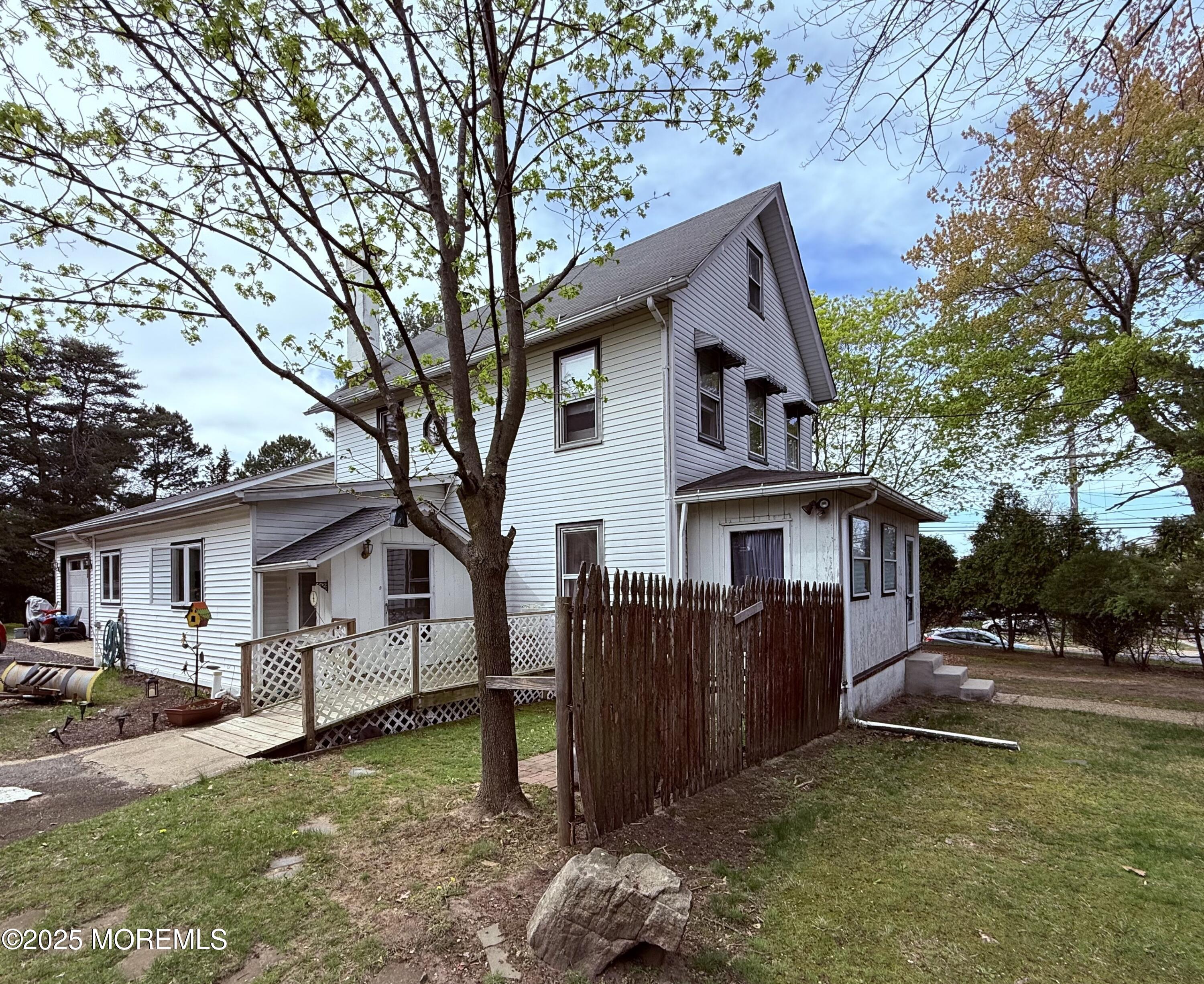 479 Line Road Matawan, NJ 07747 - Photo 4 of 32 front view of a house with a yard