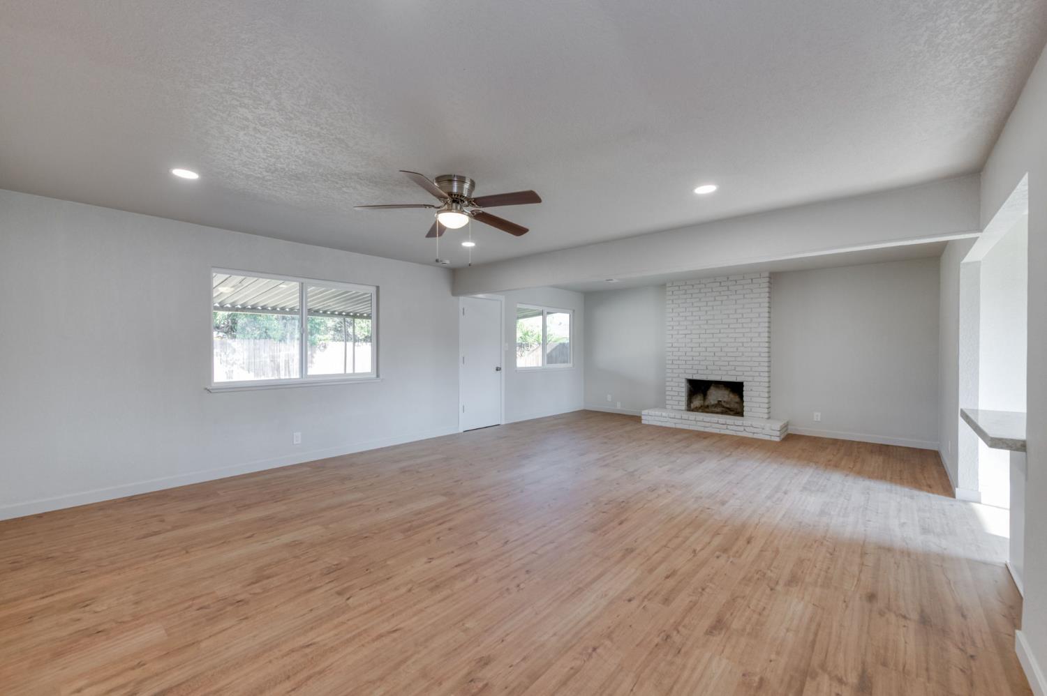 4031 East Pontiac Way Fresno, CA 93726 - Photo 10 of 46 a view of an empty room with a window